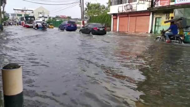 Autostrada Allagata Dopo Tempesta Tropicale Sulla Città Dagupan Pendolari Auto — Video Stock