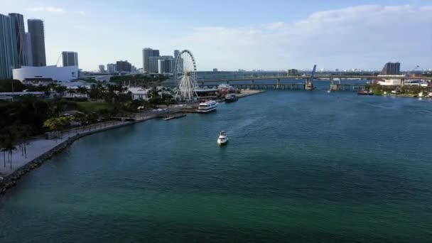 Widok Lotu Ptaka Jacht Przed Bayfront Park Miami Usa — Wideo stockowe