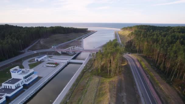 Flygdrönare Över Vistula Spit Canal Polen Nowy Swiat Fartygskanal Strategi — Stockvideo