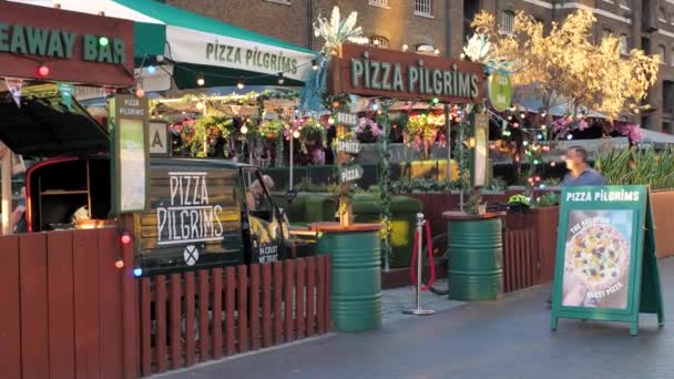 Canary Wharf London Vereinigtes Königreich Juli 2022 Großaufnahme Von Pizza — Stockvideo