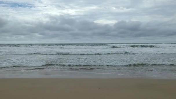 Captura Mano Una Playa Día Nublado Bocas Del Toro Panamá — Vídeos de Stock