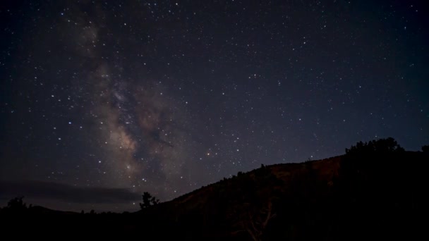 Kärnan Vintergatan Korsar Himlen Ovanför Wasatch Front Bergen Utah Tiden — Stockvideo