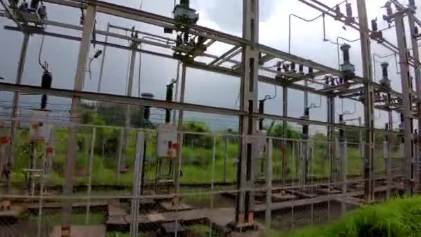 Central Eléctrica Alto Voltaje Para Ferrocarriles Subestación Alto Voltaje Con — Vídeos de Stock