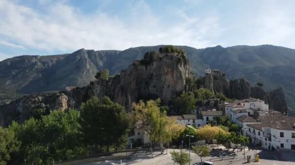 Splendida Vista Sul Villaggio Montagna Guadalest Con Sfondo Drammatico Cielo — Video Stock