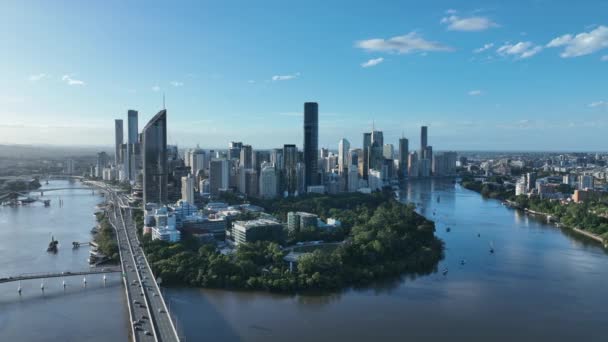 Luftaufnahmen Von Brisbane Cbd Mit Expressway Autobahn Captain Cook Bridge — Stockvideo