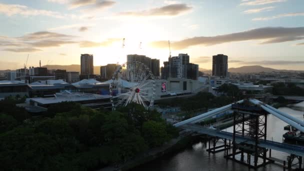 Imágenes Aéreas South Bank South Brisbane Tomadas Atardecer Con South — Vídeos de Stock