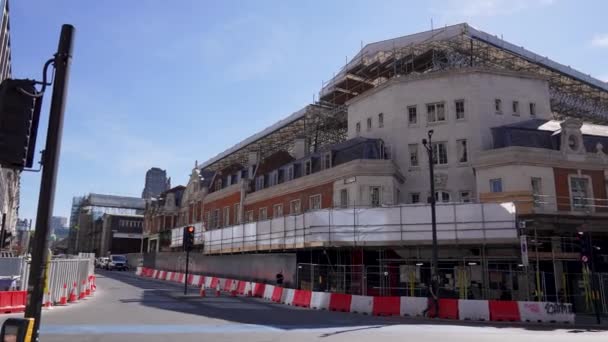 Farringdon London August 2022 Smithfield Market Redevelopment Traffic Passes — Stock Video