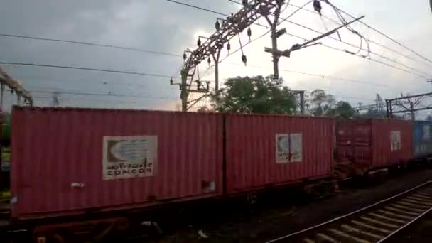Nákladní Vlakové Kontejnery Indických Drah Velmi Dlouhý Nákladní Vlak Projíždějící — Stock video