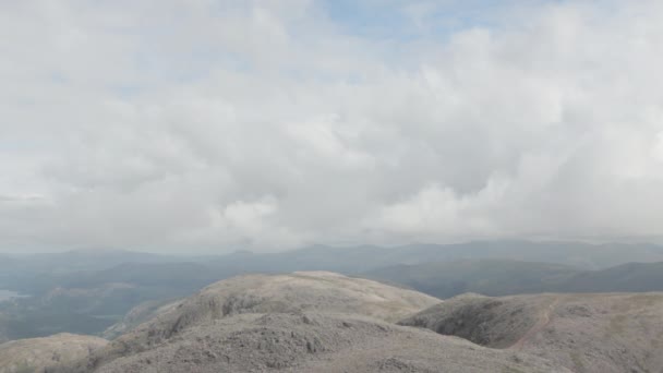 Uno Scatto Panoramico Del Bellissimo Paesaggio Estivo Della Montagna Più — Video Stock