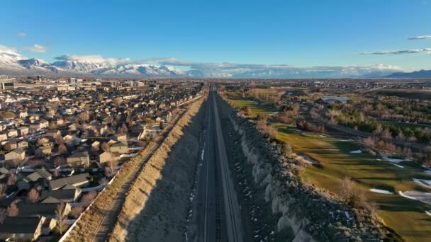 Järnväg Split Och Vacker Utsikt Lehi Utah Antenn Framåt — Stockvideo