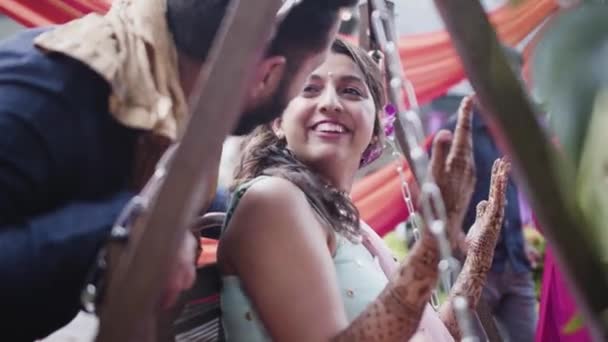Söta Indiska Par Deras Bröllop Närbild — Stockvideo