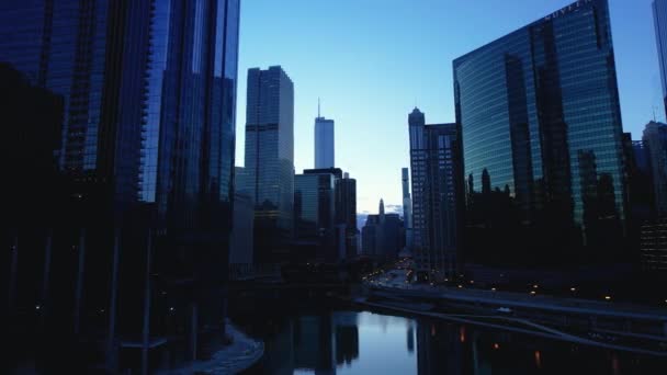 Het Centrum Van Chicago Loop Early Morning Drone Scene — Stockvideo
