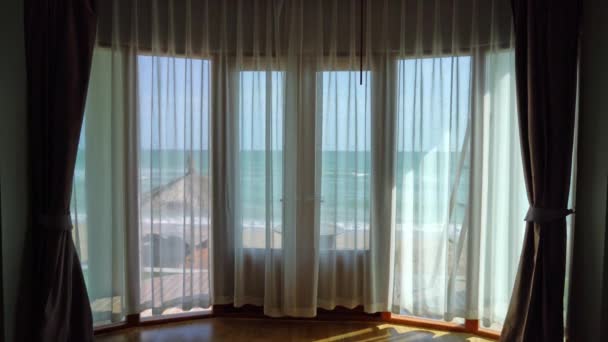 Kurtyna Okno Morze Plaża Zewnątrz Widok — Wideo stockowe