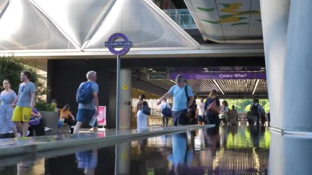 Canary Wharf Londres Reino Unido Agosto 2022 Personas Caminando Trabajo — Vídeo de stock