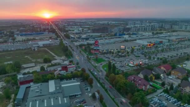 Dron Hyperpokles Hustého Provozu Dlouhé Dálnici Při Západu Slunce Přelet — Stock video