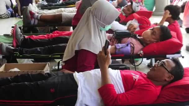 Donante Sangre Durante Una Caminata Ocio Java Central Indonesia Agosto — Vídeos de Stock