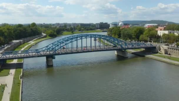 Zeitraffer Autos Passieren Die Jozef Pilsudski Brücke Krakau Weichsel Boote — Stockvideo