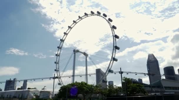 Πλευρική Παρακολούθηση Της Great Ferris Wheel Στη Σιγκαπούρη — Αρχείο Βίντεο