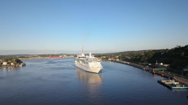 Gts Bridgeance Seas Docking Cobh Cork Ireland — стоковое видео