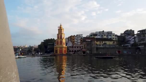 Pov Uma Pessoa Que Olha Sri Yashwant Maharaj Samadhi Templo — Vídeo de Stock