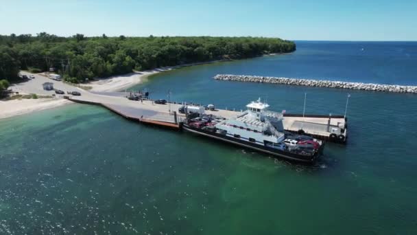 Washington Island Car Ferry Arriveert Bij Pier Northport Wisconsin Gelegen — Stockvideo