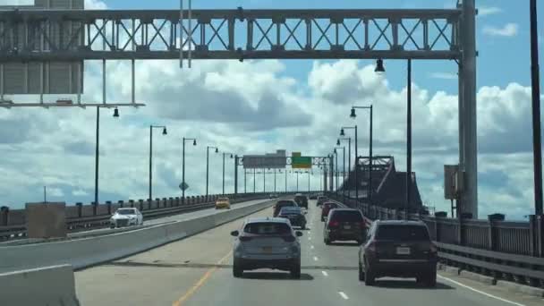 Wkraczamy Pulaski Skyway Jasny Dzień Samochód Jazdy Pov — Wideo stockowe