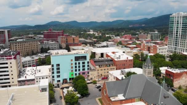 Drone Video Kimpton Arras Building Downtown Asheville Visto Desde Lado — Vídeo de stock