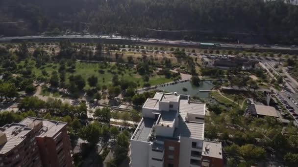 Vista Aerea Del Parque Bicentenario Santiago Chile Utsyn Parque Bicentenarios – stockvideo