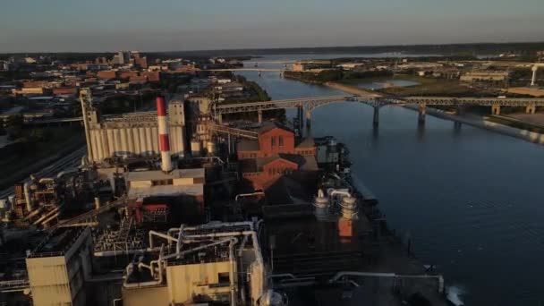 Прекрасный Воздушный Беспилотный Снимок Индустриальной Старой Промышленности Представленный Пеории Штат — стоковое видео