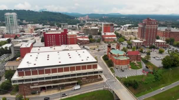 Drone Video Historic Buildings Downtown Asheville Viewed North Side Sunny — Stock Video