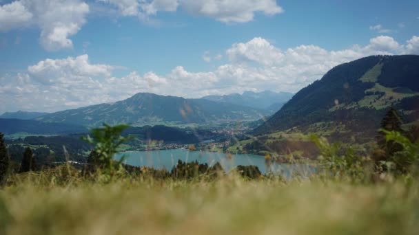 Pemandangan Indah Pegunungan Alpen Timelapse Danau Groer Alpsee Sebuah Lembah — Stok Video