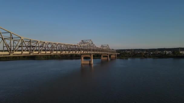Panorama Aéreo Giro Lento Del Puente Voladizo Murray Baker Peoria — Vídeo de stock