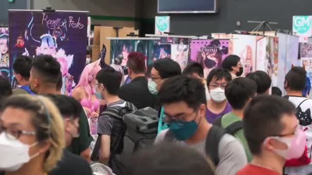 방문객들 복장을 코스프레를 참가자들은 홍콩에서 Acghk 전시회에서 수있다 — 비디오