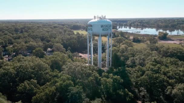 Foco Rotação Torno Torre Água Getty Street — Vídeo de Stock