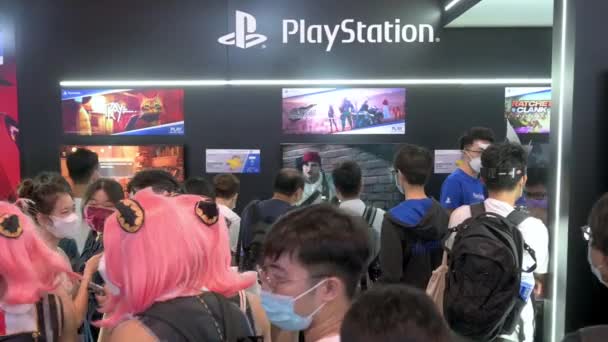Επισκέπτες Φαίνονται Στο Περίπτερο Της Ιαπωνικής Μάρκας Βιντεοπαιχνιδιών Sony Computer — Αρχείο Βίντεο
