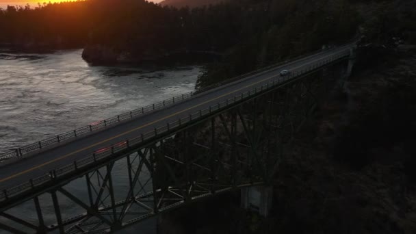 Gün Batımında Boş Bir Aldatma Geçidi Köprüsü Nün Insansız Hava — Stok video