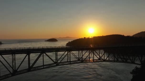 Puente Paso Engaño Vacío Durante Una Hermosa Puesta Sol Verano — Vídeo de stock