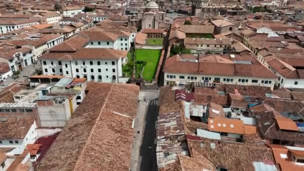 Etablera Flygdrönare Över Cusco Peru Med Chatedral Och Stora Torget — Stockvideo