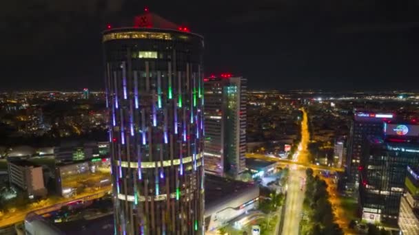 Arco Hiperlapso Aéreo Alrededor Sky Tower Bucarest Paisaje Urbano Vida — Vídeos de Stock