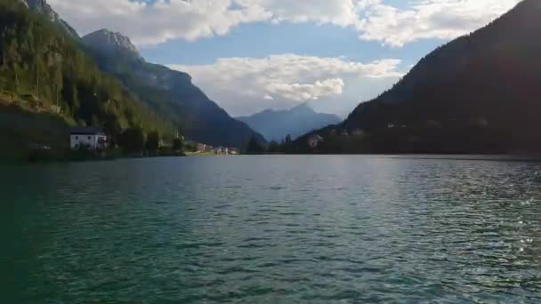 Hermoso Día Verano Lago Alleghe Norte Italia Plano Estático — Vídeos de Stock