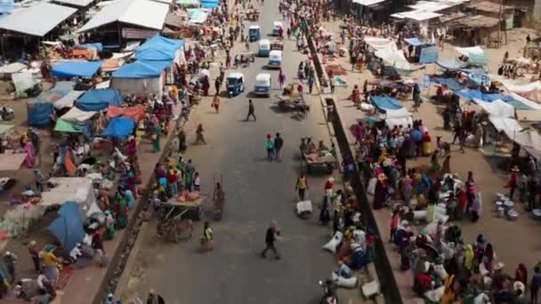 Locales Tuktuks Mercado Alaba Kulito Town Etiopía Antena — Vídeo de stock