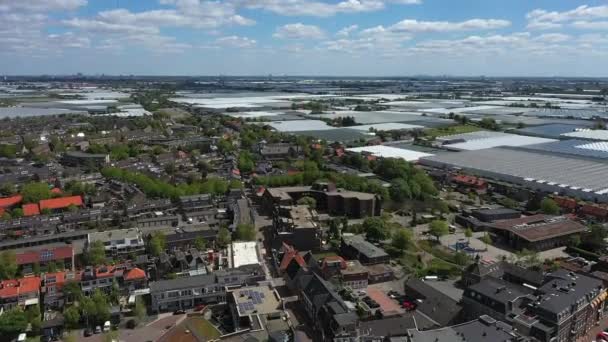Drone Vliegt Een Stad Kassen Landbouw Nederland — Stockvideo