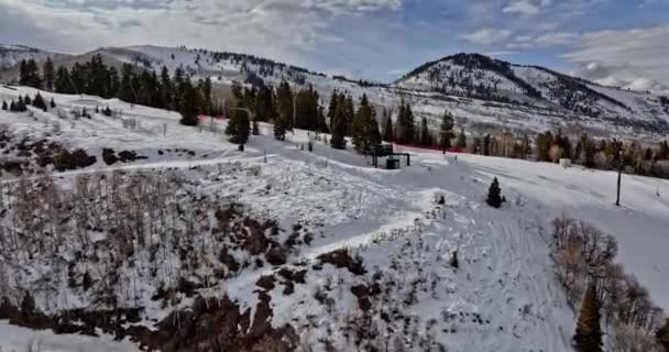 Park City Utah Havacılık V53 Alçak Seviye Üstgeçit Kayakçıları Kayak — Stok video