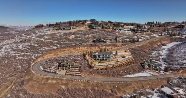 Park City Utah Aerial V62 Baixo Nível Viaduto Colina Bairro — Vídeo de Stock