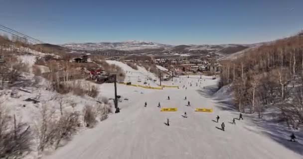 Park City Utah Havalimanı Sinematik Uçuş Sahnesi Kayak Pisti Boyunca — Stok video