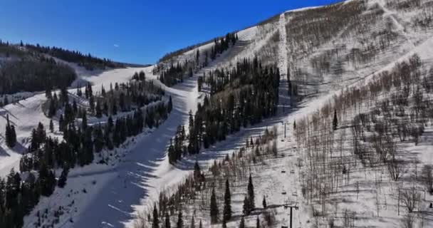 Park City Utah Flyover V56 Aéreo Terreno Montanha Branco Juntamente — Vídeo de Stock