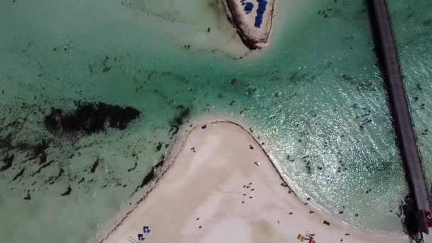 Aerial Drone View People Walking Beach Cove North Beach Isla — Stock Video