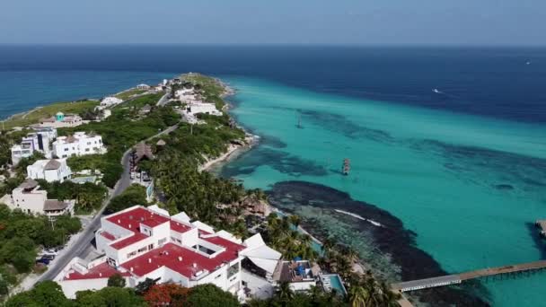 Aerial Drone Panning Shot South Point Water Park Isla Mujeres — Stock Video