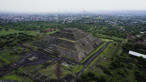 Teotihuacan Pyramide Dunkler Regnerischer Tag San Juan Mexiko Kreisverkehr Luftaufnahme — Stockvideo