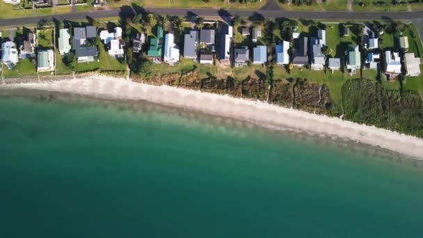 Cinematic Antenn Skott Längs Cooks Stranden Nya Zeeland Vid Solnedgången — Stockvideo